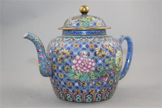 A Chinese famille rose enamelled porcelain wine pot and cover, 15cm